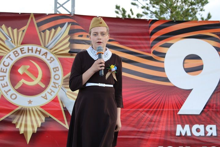 В Новошешминске прошел марафон «Война в стихах», посвященный 80-летию Победы (фоторепортаж)