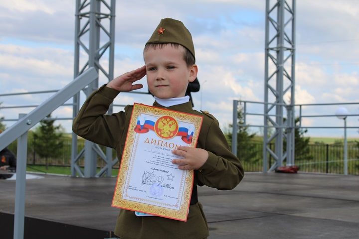В Новошешминске прошел марафон «Война в стихах», посвященный 80-летию Победы (фоторепортаж)