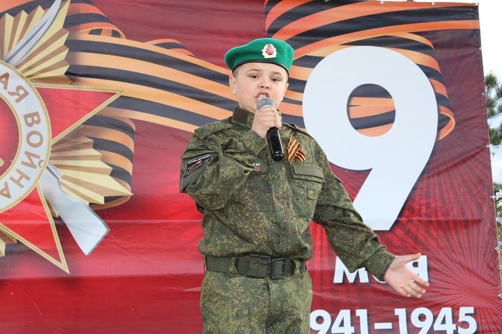В Новошешминске прошел марафон «Война в стихах», посвященный 80-летию Победы (фоторепортаж)