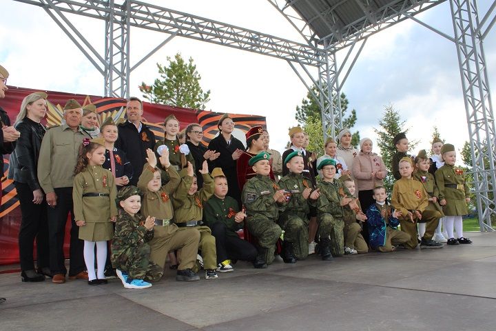 В Новошешминске прошел марафон «Война в стихах», посвященный 80-летию Победы (фоторепортаж)