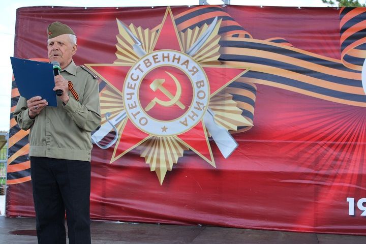 В Новошешминске прошел марафон «Война в стихах», посвященный 80-летию Победы (фоторепортаж)