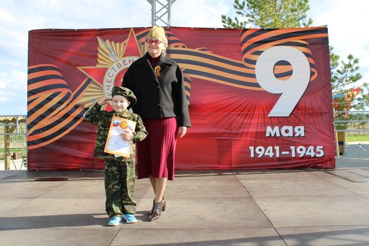 В Новошешминске прошел марафон «Война в стихах», посвященный 80-летию Победы (фоторепортаж)