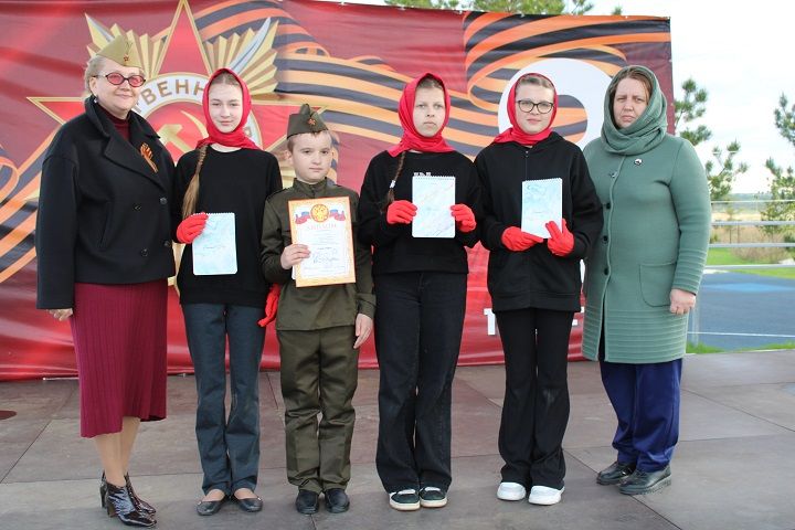 В Новошешминске прошел марафон «Война в стихах», посвященный 80-летию Победы (фоторепортаж)
