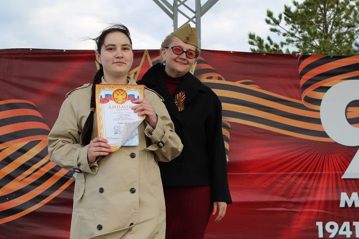 В Новошешминске прошел марафон «Война в стихах», посвященный 80-летию Победы (фоторепортаж)