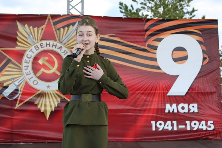 В Новошешминске прошел марафон «Война в стихах», посвященный 80-летию Победы (фоторепортаж)