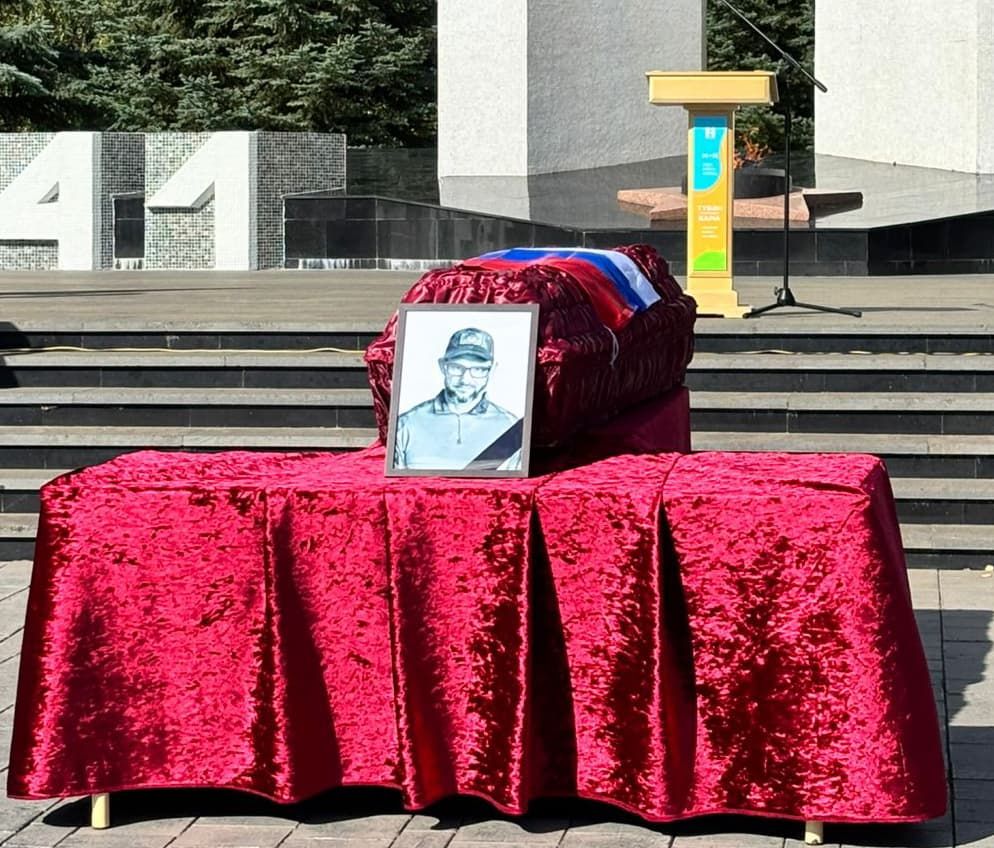 В Нижнекамске проводили в последний путь погибшего в зоне СВО Леонида Шабалина