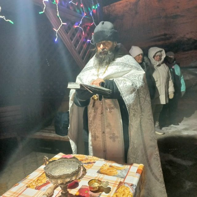 В Ленинском сельском поселении освятили родник и открыли купель на Крещение