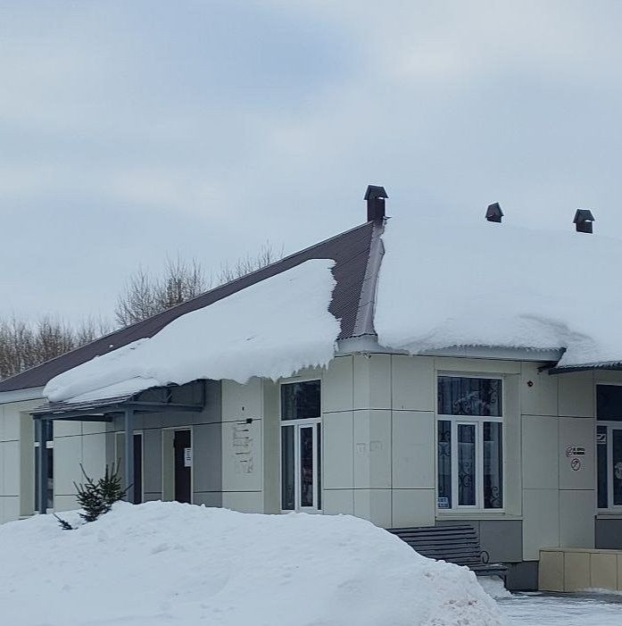 Сход снега с крыш: как не попасть в беду