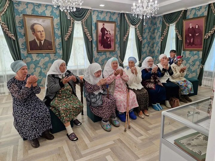 Шахмай музеенда сугыш чоры балалары белән очрашу уздырдылар