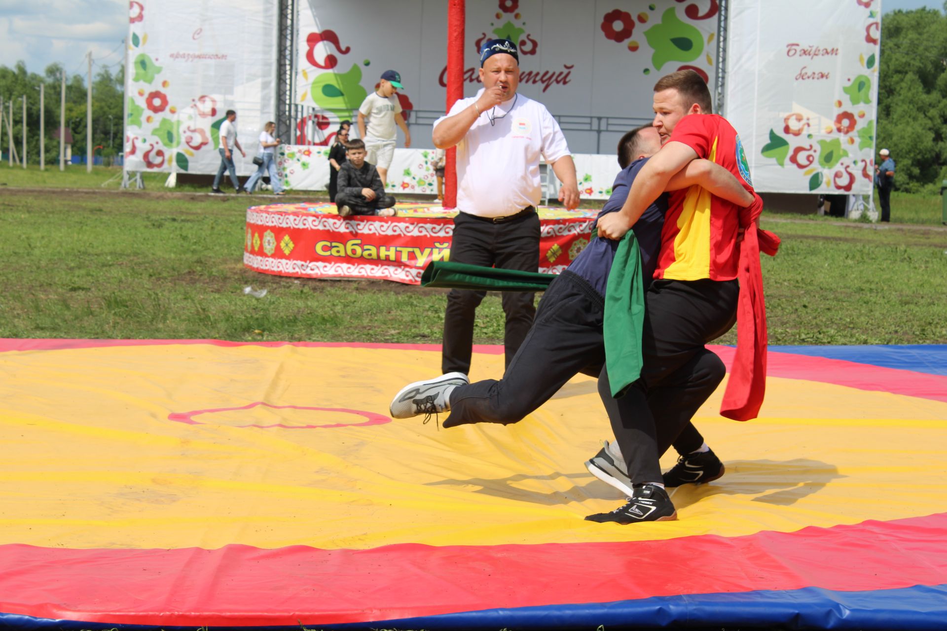 Яңа Чишмәдә Сабантуй (фоторепортаж)