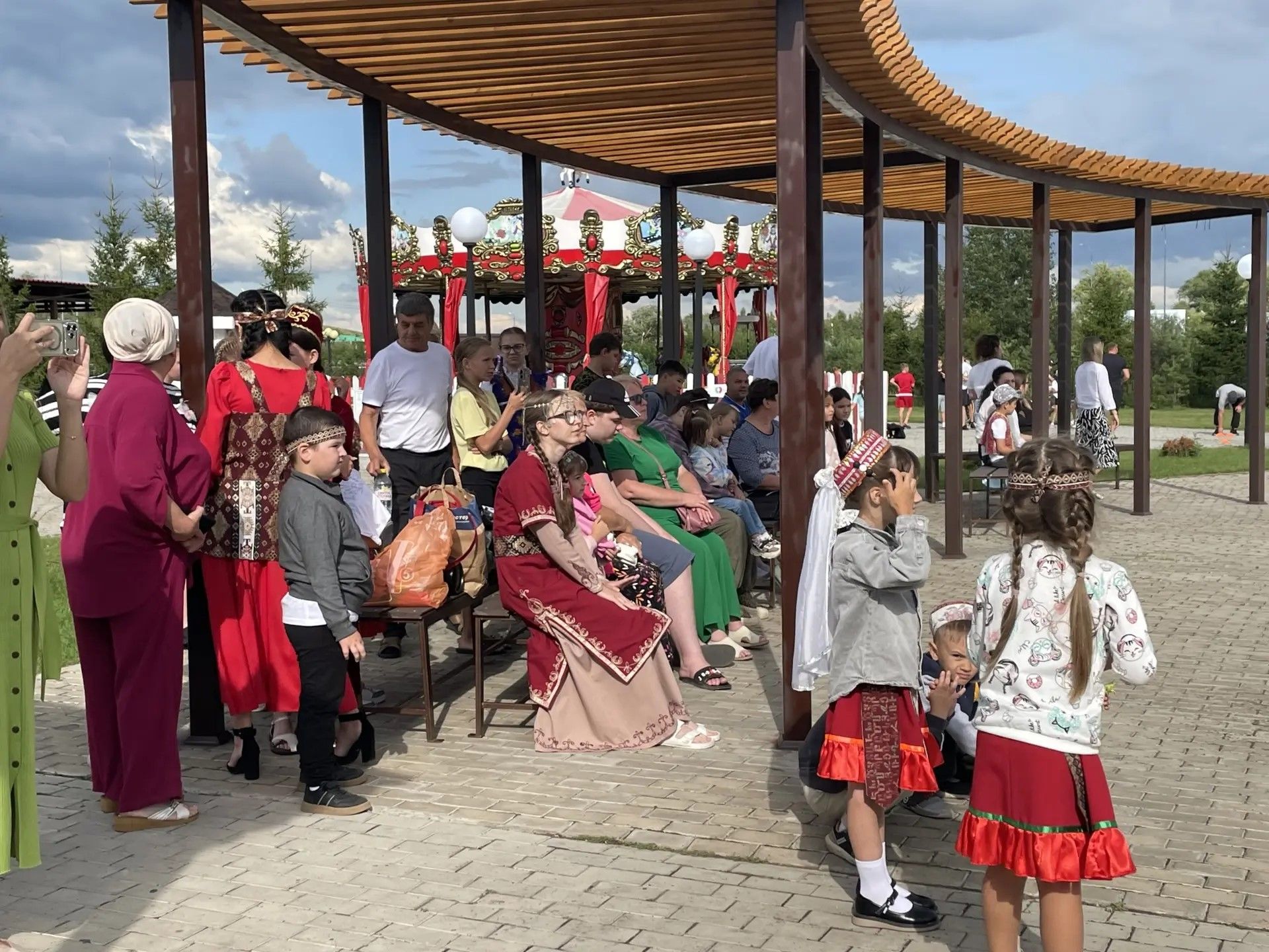 В Новошешминском парке культуры прошёл праздник День дружбы народов