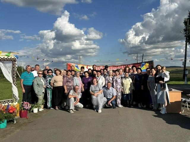 На территории Лебедкинского клуба прошёл праздник «День деревни - Сердцу милый уголок»