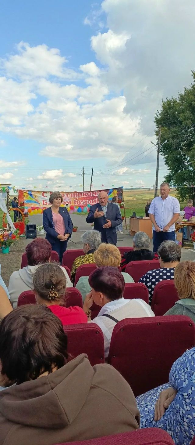 На территории Лебедкинского клуба прошёл праздник «День деревни - Сердцу милый уголок»