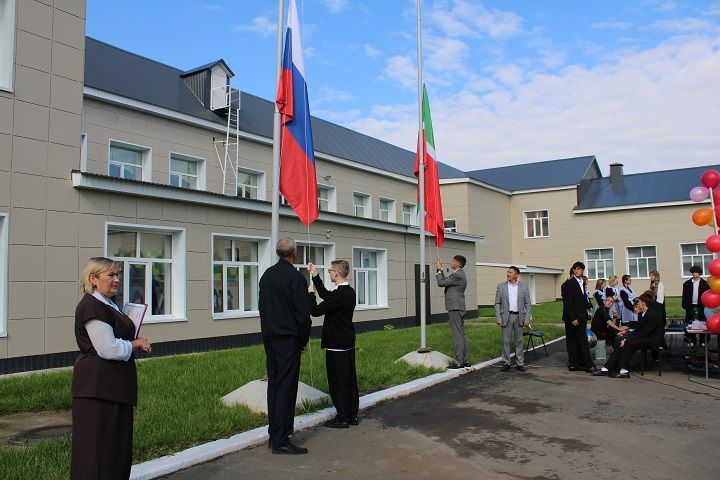 «Первое сентября – 2026» в Новошешминской гимназии (фоторепортаж)