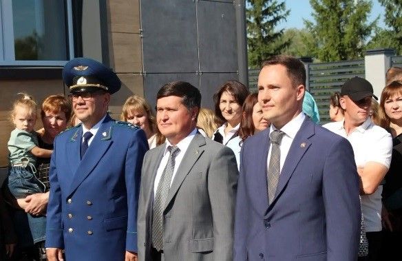 Прокурор района принял участие в Дне знаний в Новошешминске
