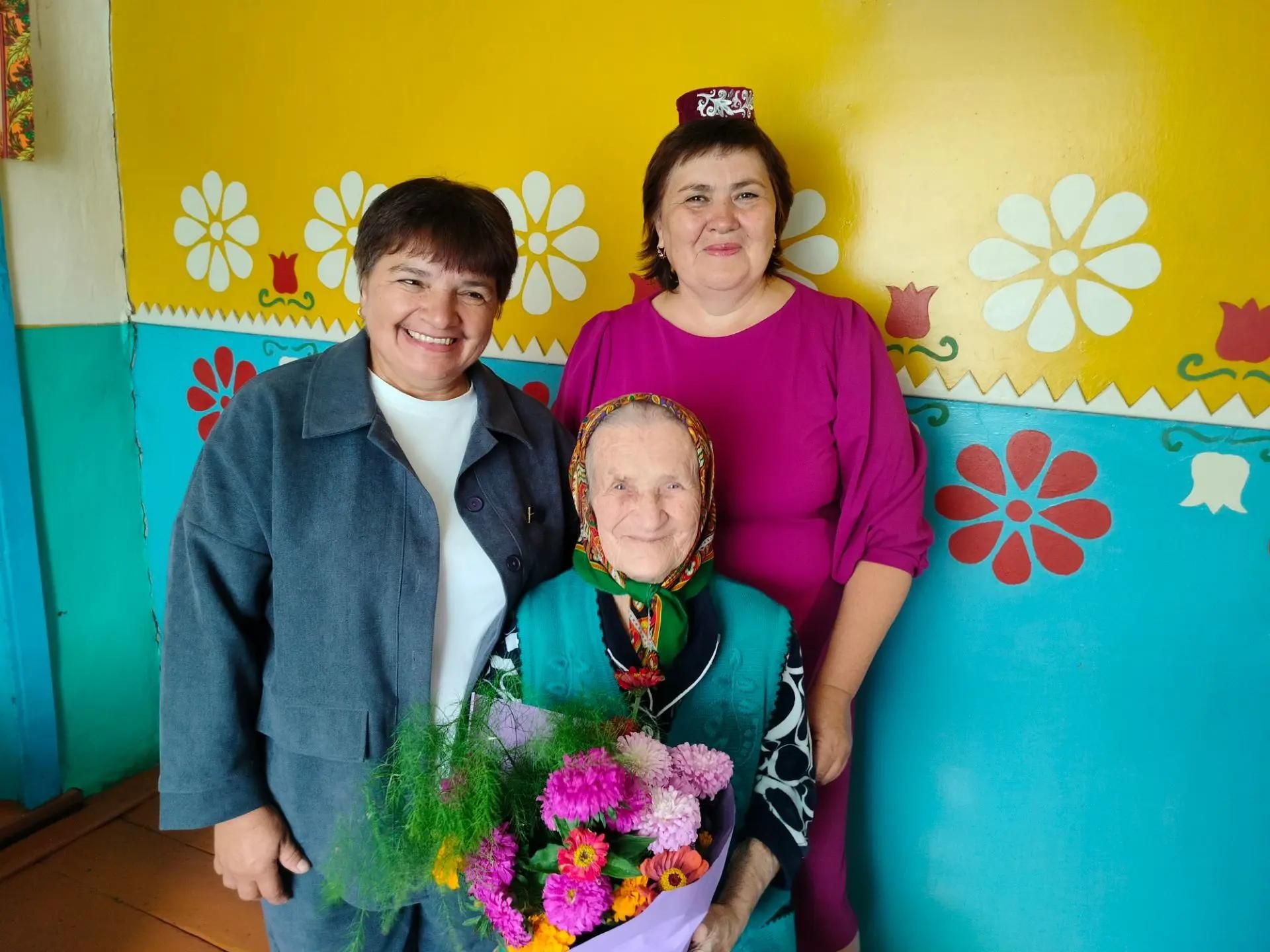 90 яшьлек Әбүзания әби: «Балаларым хөрмәтендә гомер кичерәм»