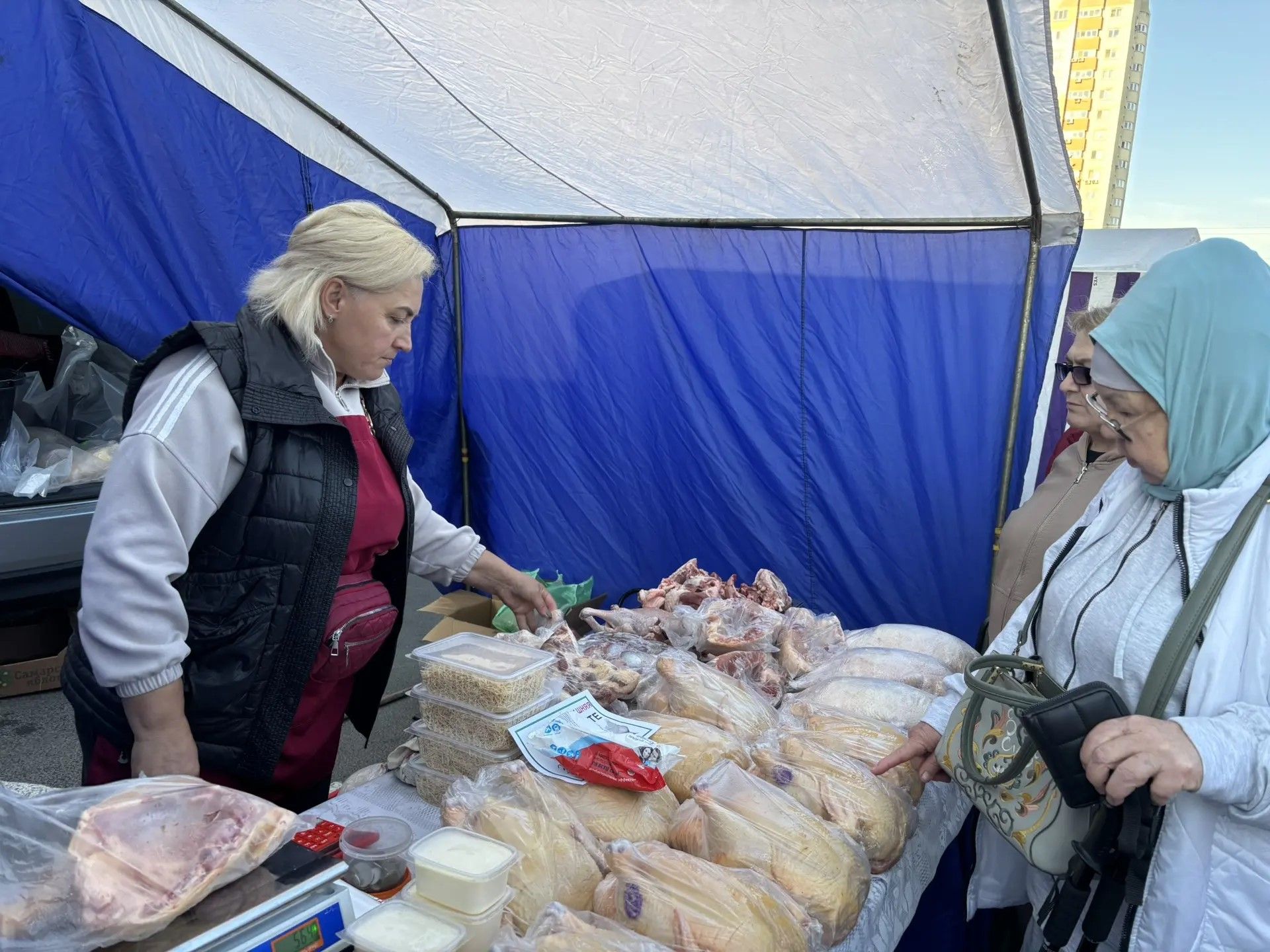 В Казани прошла ярмарка с продукцией фермеров Новошешминского района