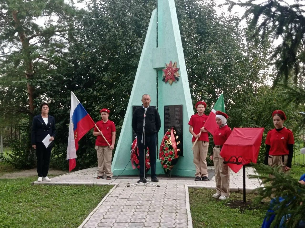 Их имена вписаны в историю села: в Новошешминском районе открыли памятные доски героям СВО