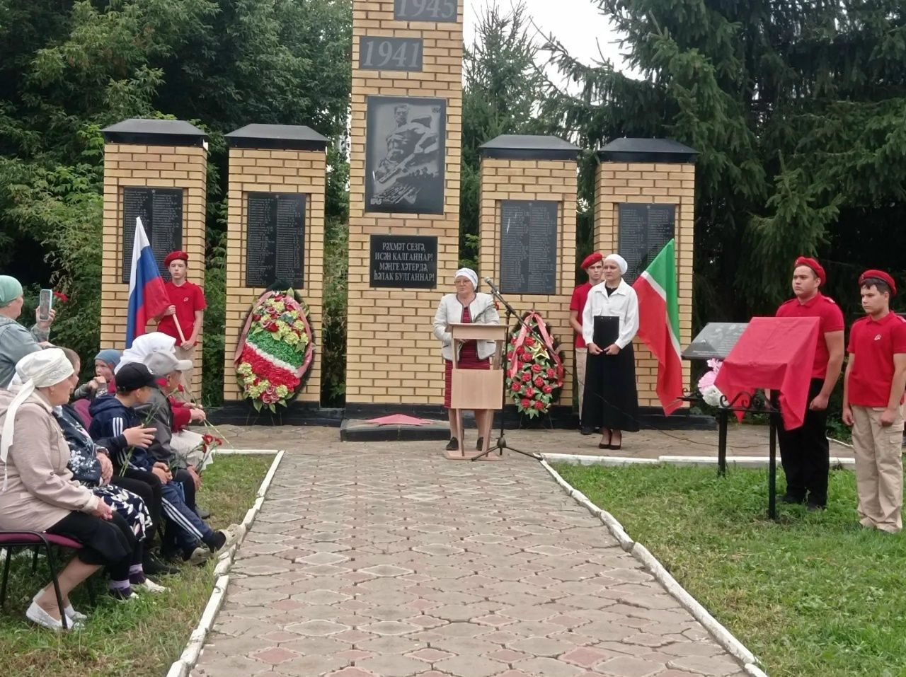 Их имена вписаны в историю села: в Новошешминском районе открыли памятные доски героям СВО