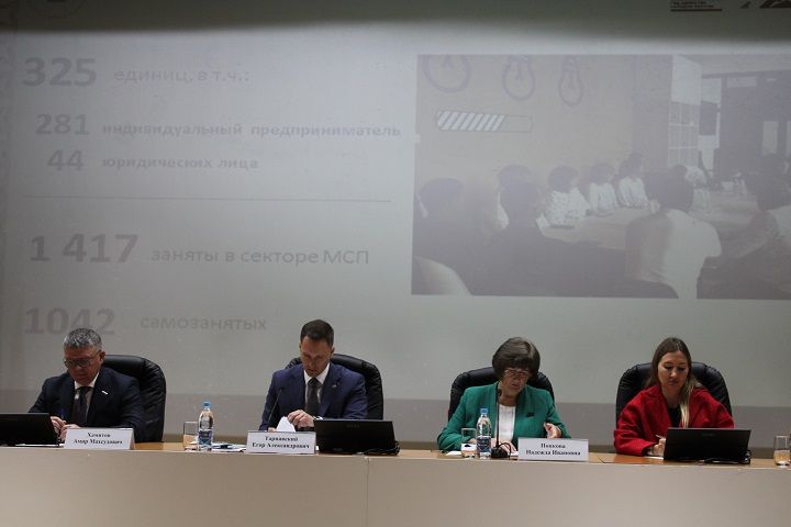 На заседании Совета района наградили достойных новошешминцев (фоторепортаж)