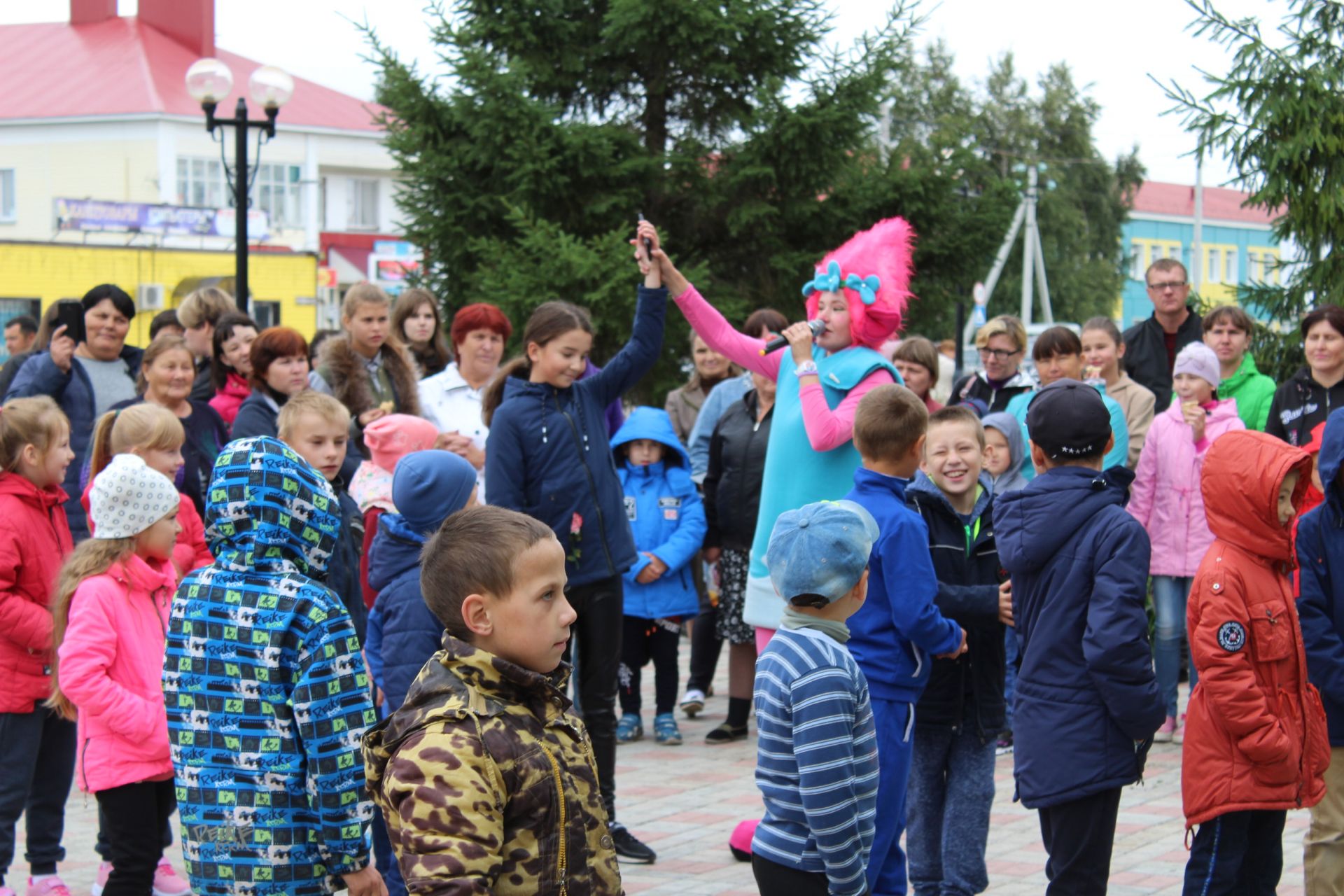 В Новошешминском РДК прошла благотворительная акция «Помоги собраться в школу»