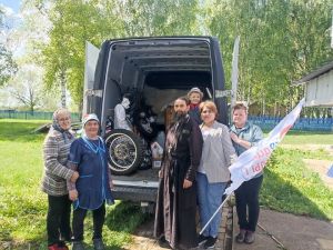 Отец Сергий и жители объединились: гуманитарная помощь и мотоцикл для воинов в зоне СВО