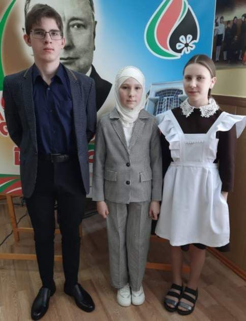 Тубылгы Тау мәктәбе укучылары фәнни-гамәли конференциядә катнашканнар