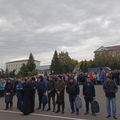 В Новошешминске состоялась отправка мобилизованных граждан