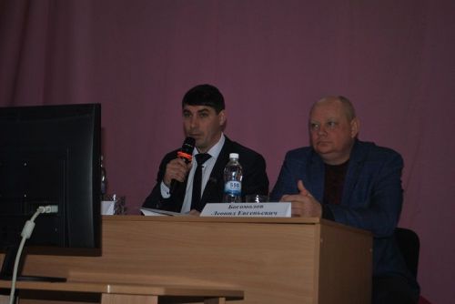 Почему после отчета главы СП у жителей села не было к нему вопросов?