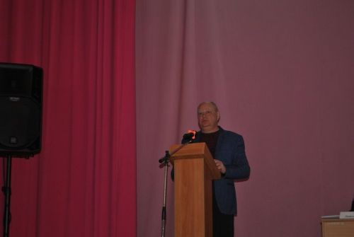 Почему после отчета главы СП у жителей села не было к нему вопросов?
