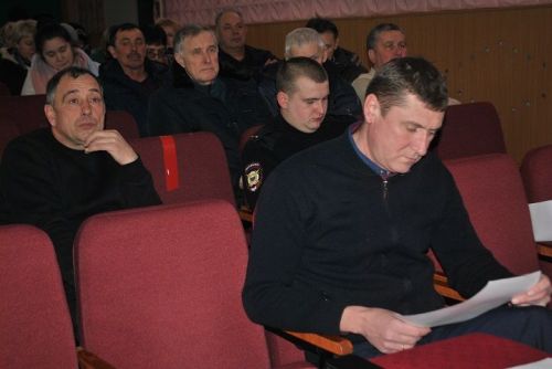 Почему после отчета главы СП у жителей села не было к нему вопросов?