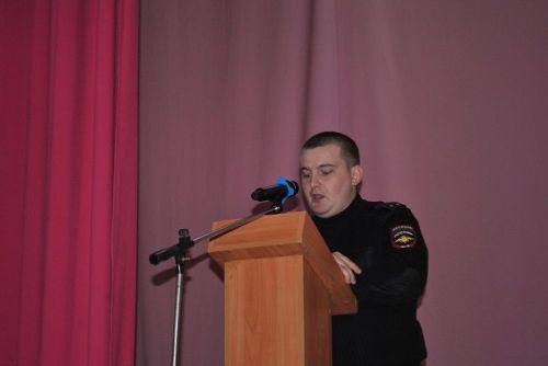 Почему после отчета главы СП у жителей села не было к нему вопросов?