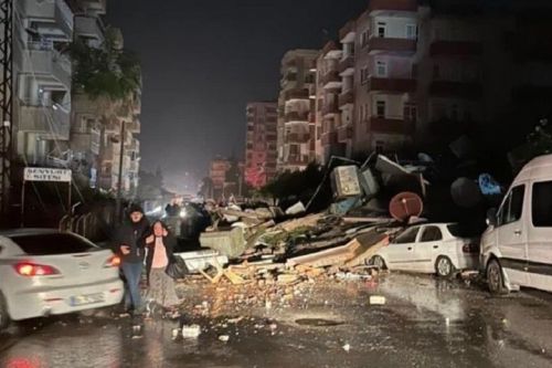 При землетрясениях в Турции и Сирии погибли более 170 человек