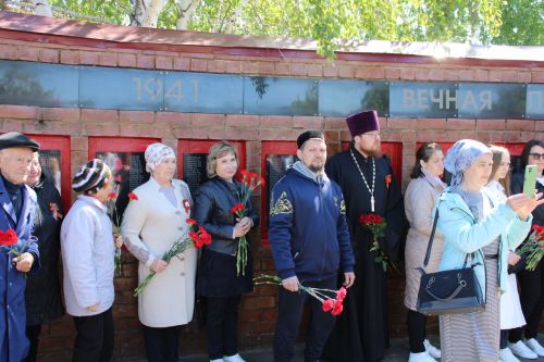 В Новошешминске отметили День Победы (фоторепортаж)