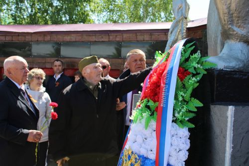 В Новошешминске отметили День Победы (фоторепортаж)