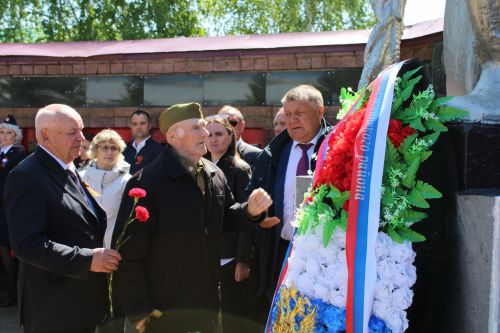 В Новошешминске отметили День Победы (фоторепортаж)
