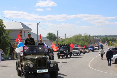 В Новошешминске отметили День Победы (фоторепортаж)