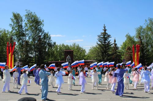 В Новошешминске отметили День Победы (фоторепортаж)