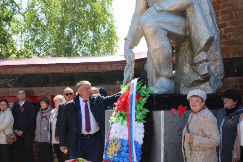В Новошешминске отметили День Победы (фоторепортаж)