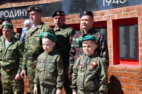 В Новошешминске отметили День Победы (фоторепортаж)