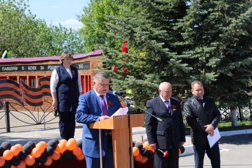 В Новошешминске отметили День Победы (фоторепортаж)