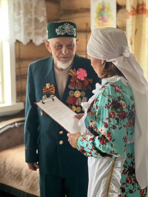 Нашей легенде — 99!