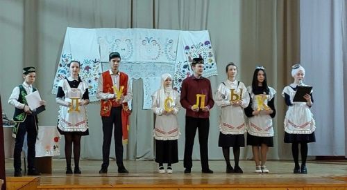 Зирекле авылы Мәдәният йортында  укучылар “Дуслык күпере”ндә очрашты