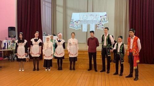 Зирекле авылы Мәдәният йортында  укучылар “Дуслык күпере”ндә очрашты