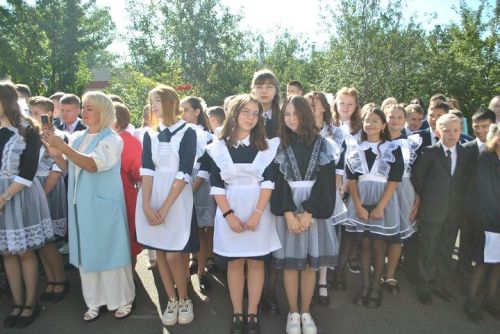 Первый школьный звонок прозвенел для 19 первоклашек в Новошешминской СОШ