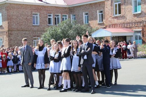 Новый учебный год стартовал в Новошешминской гимназии (фоторепортаж)