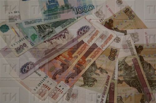 Около 30 семей с детьми получили выплаты