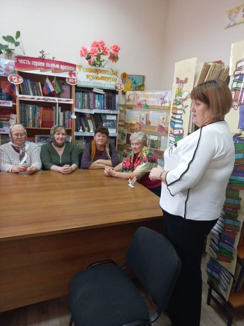В Ленинской библиотеке стартовал новый учебный год в «Университете третьего возраста»
