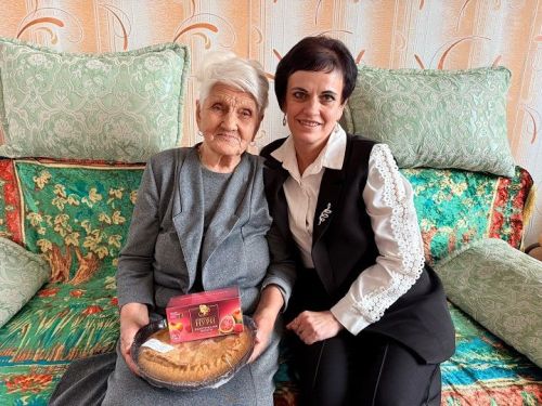 Соцработники посетили на дому пожилых получателей социальных услуг КЦСОН «Забота»