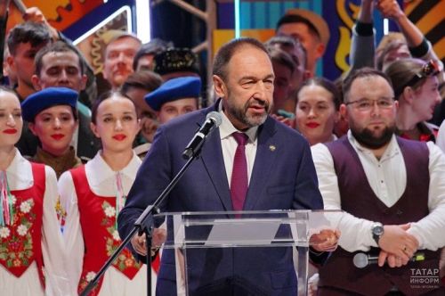 Алексей Песошин вручил Гран-при финала фестиваля «Безнен заман»